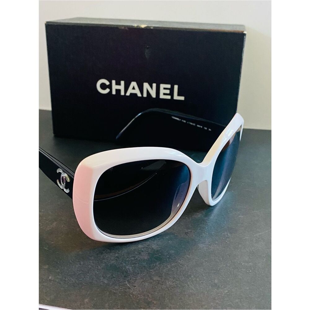 CHANEL 🍾HOST PICK ❤️Black and White Cat Eyed Over Sized Sunglasses Authentic